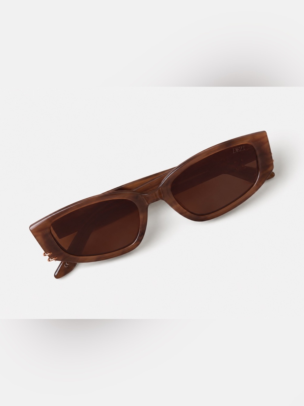 DEZI “CUFFED” Sunglasses in tortoise and gold | ring detailing | BRAND NEW - Picture 4 of 10